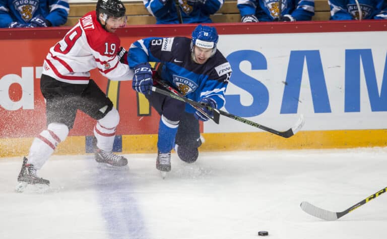 MM-kultaleijonalta karuja paljastuksia - kaikki pysähtyi kuin seinään MM-kultaleijonalta karuja paljastuksia – kaikki pysähtyi kuin seinään