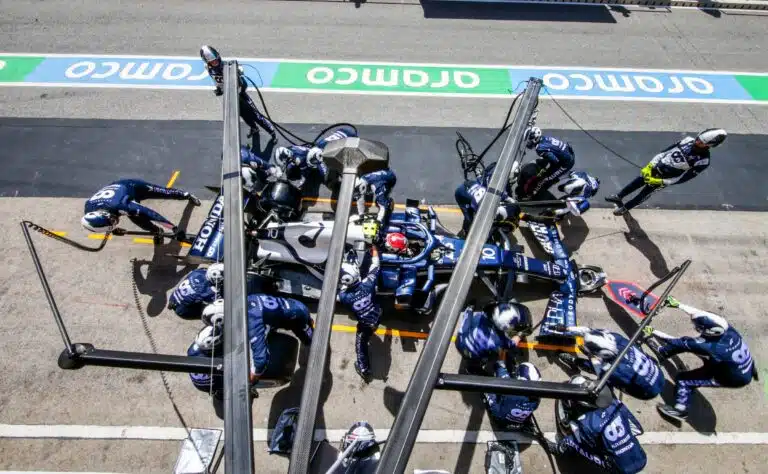 F1-testejä uhkaa farssi