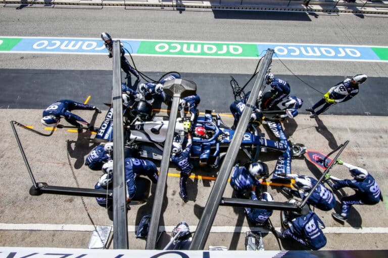 F1-testejä uhkaa farssi