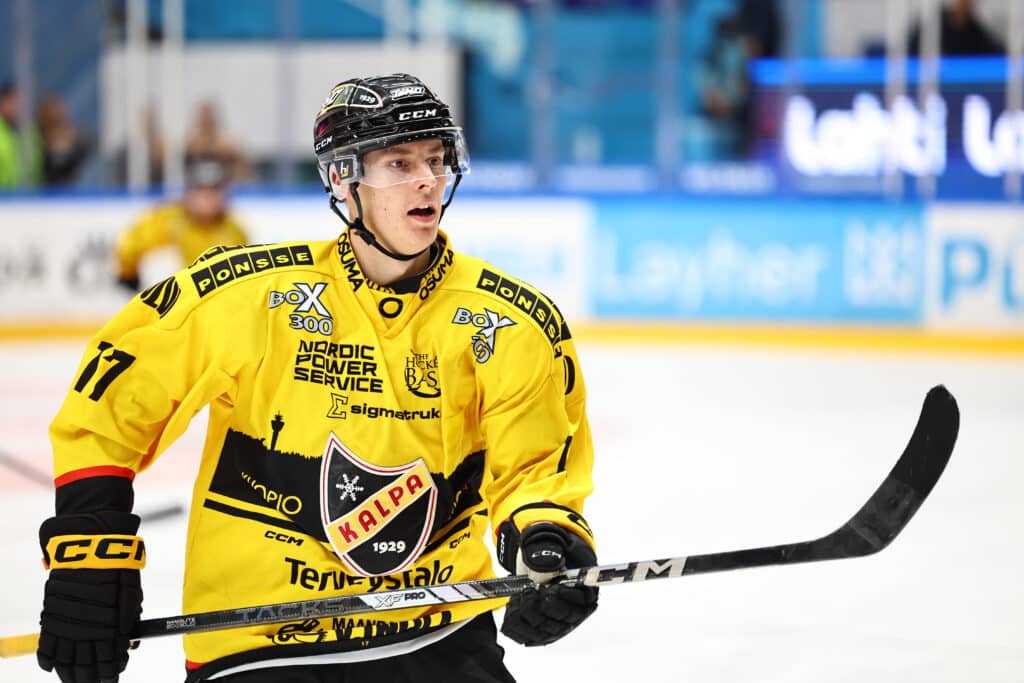 AL: Ilves kaappasi Leijona-hyökkääjän AL: Ilves kaappasi Leijona-hyökkääjän