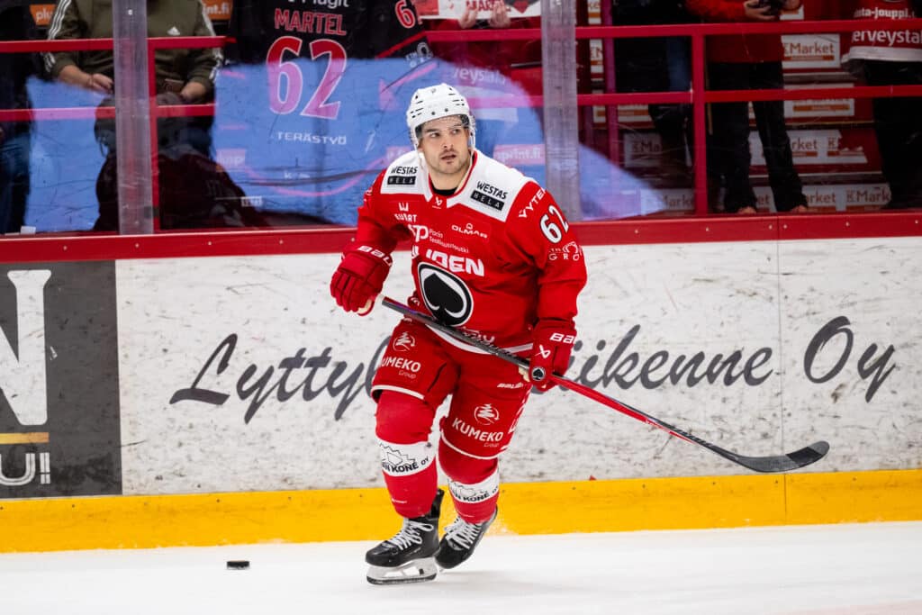 Ässien NHL-hyökkääjä pihalle – ”Ei tyydyttänyt” Ässien NHL-hyökkääjä pihalle – ”Ei tyydyttänyt”