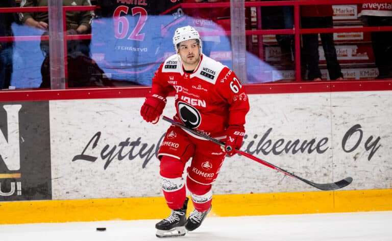 Ässien NHL-hyökkääjä pihalle – ”Ei tyydyttänyt” Ässien NHL-hyökkääjä pihalle – ”Ei tyydyttänyt”