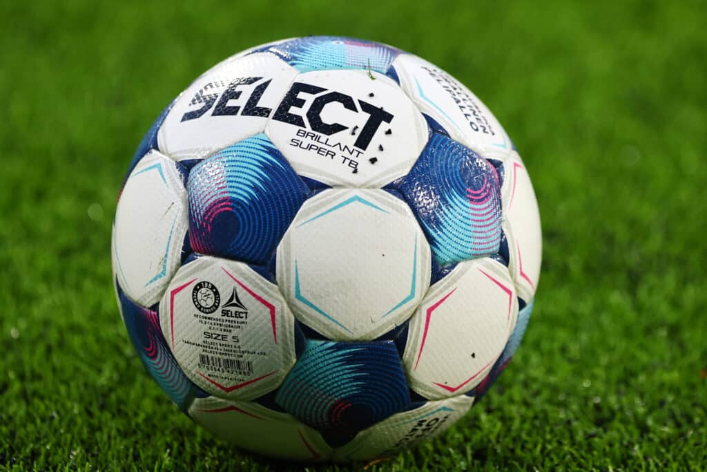 Ruotsalaisfutari lopettaa uransa 24-vuotiaana