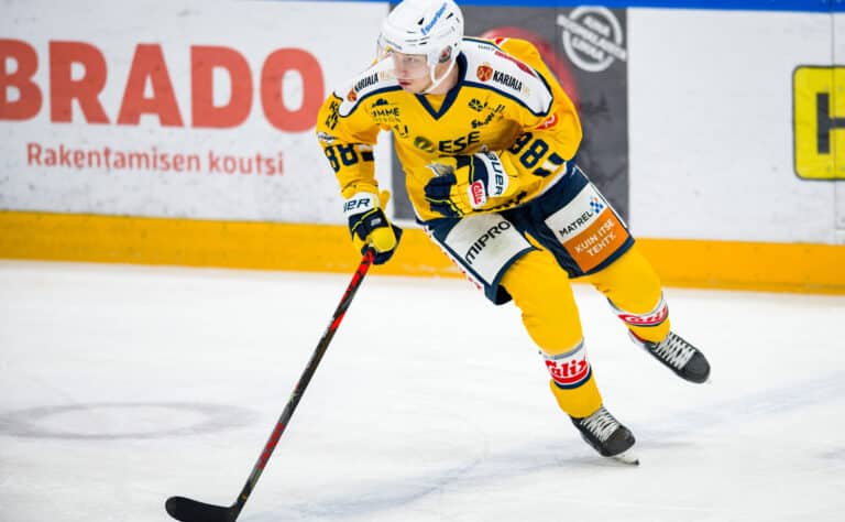 Mestis-seura hankki lähes 400 ottelun verran liigakokemusta