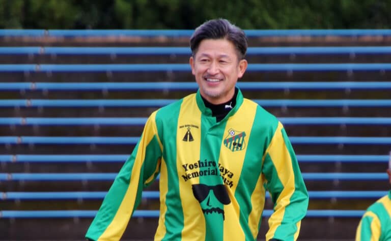 Maailman vanhimman futisammattilaisen ura jatkuu 58-vuotiaana