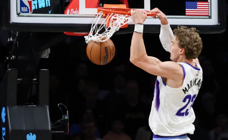 Lauri Markkanen säkenöi voitto-ottelussa – LeBron Jamesin lähes 1300 ottelun putki katki