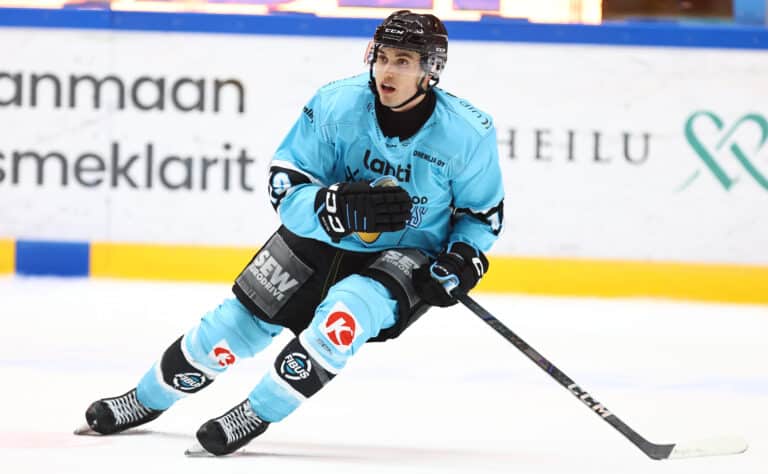 Pelicansin ulkomaalaishyökkääjän sopimus revitty Pelicansin ulkomaalaishyökkääjän sopimus revitty