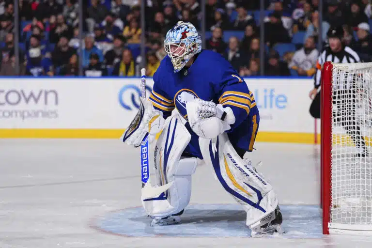 Suomalaistähdeltä loistava paluu NHL-kaukaloon