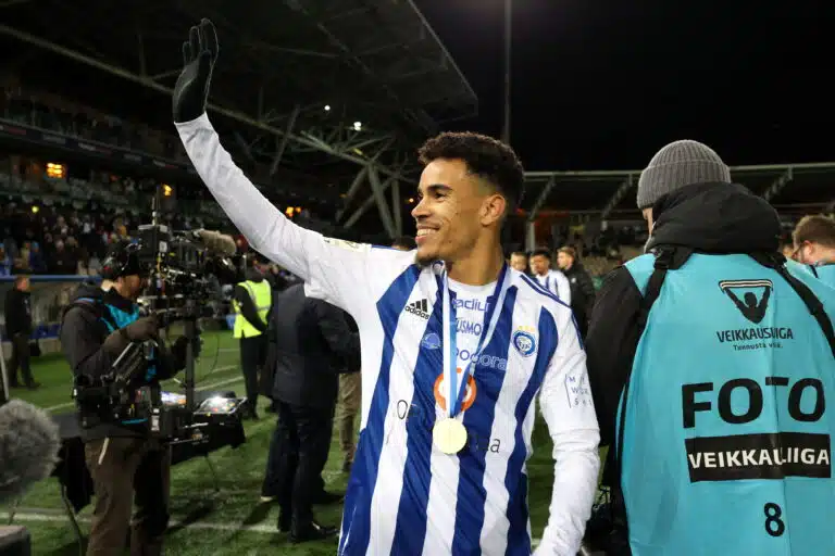 HS: HJK:lle takaisku siirtomarkkinoilla – Huuhkajat-pelaaja valitsi toisin