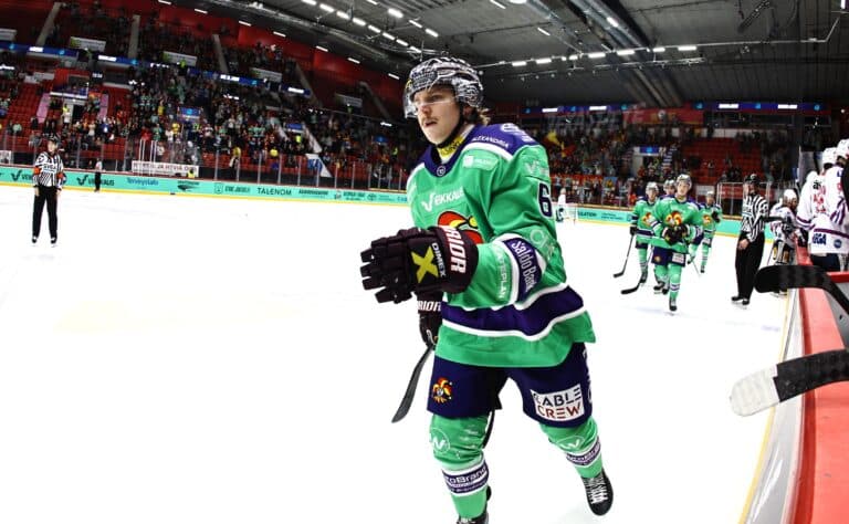 Jokerit laittoi pihalle - nyt tuli siirto pahan kilpailijan riveihin Jokerit laittoi pihalle – nyt tuli siirto pahan kilpailijan riveihin