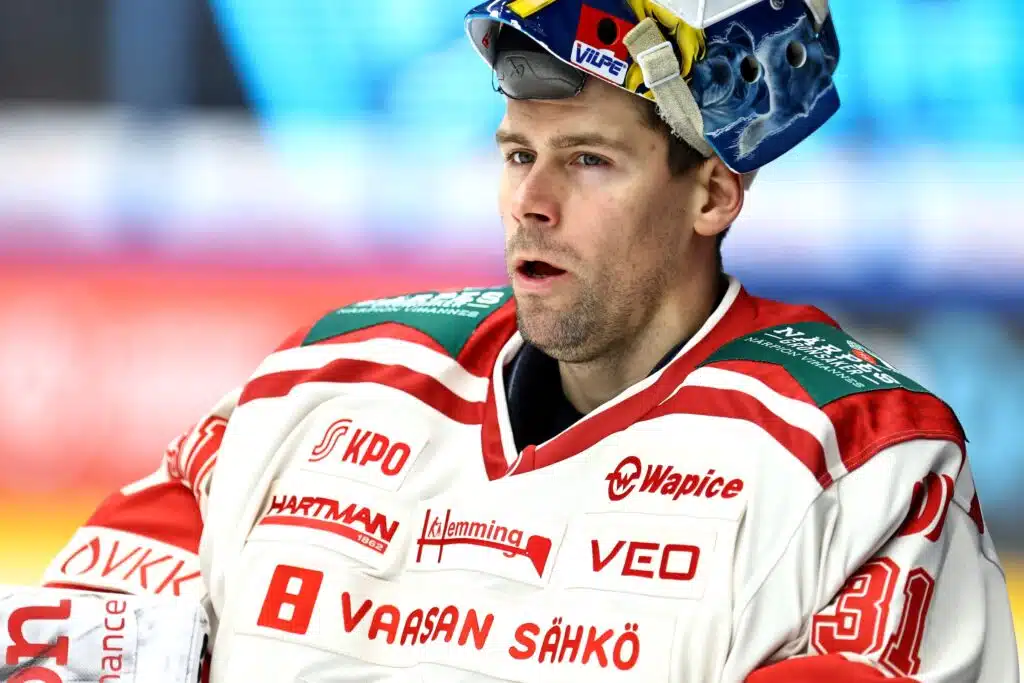 Leijonien MM-joukkueessa nähty maalivahti: nimet paperiin SM-liigaseuran kanssa Leijonien MM-joukkueessa nähty maalivahti: nimet paperiin SM-liigaseuran kanssa