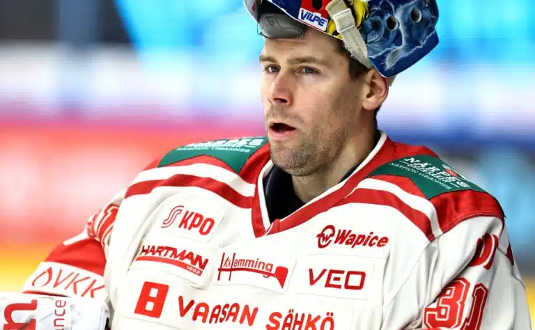 Leijonien MM-joukkueessa nähty maalivahti: nimet paperiin SM-liigaseuran kanssa Leijonien MM-joukkueessa nähty maalivahti: nimet paperiin SM-liigaseuran kanssa