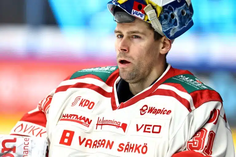 Leijonien MM-joukkueessa nähty maalivahti: nimet paperiin SM-liigaseuran kanssa