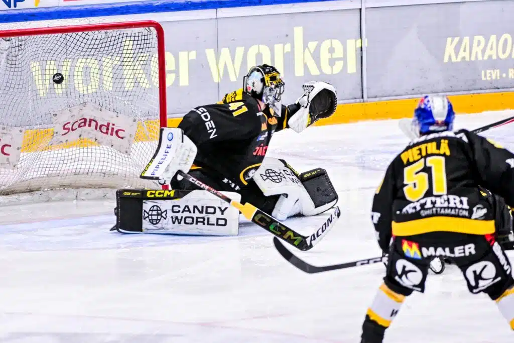 Yksi voitto ja sitten taas turpaan – SM-liigan jättiläisellä umpisurkeaa