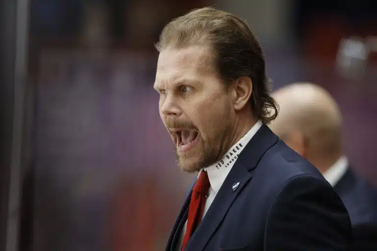 Olli Jokinen tuppisuuna HIFK:n viikonlopusta – kaksi pudotuspelipaikkaa varmistui SM-liigassa