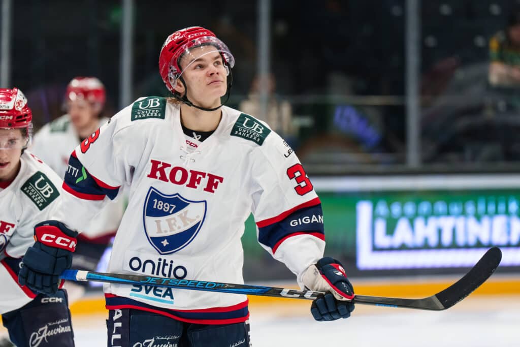 Aron Kiviharju HIFK:lle jättivoiton tuoneesta sotasuunnitelmasta: "Se näkyi tänään" Aron Kiviharju HIFK:lle jättivoiton tuoneesta sotasuunnitelmasta: ”Se näkyi tänään”