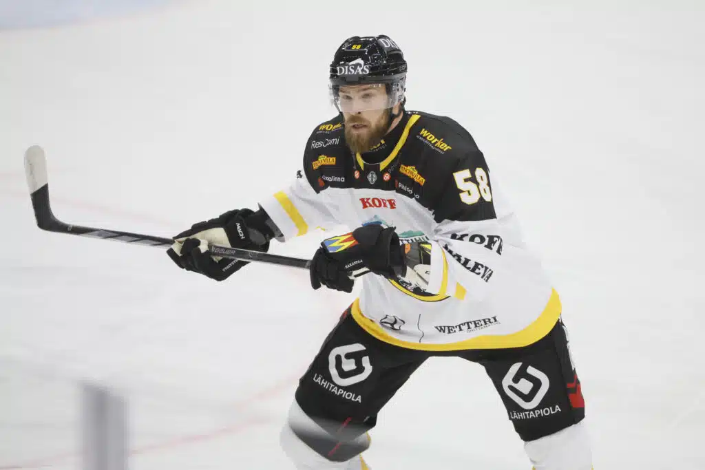 Jani Hakanpää teki viimein paluun erityisissä merkeissä: "Tähdet osuivat kohdalleen" Jani Hakanpää teki viimein paluun erityisissä merkeissä: ”Tähdet osuivat kohdalleen”