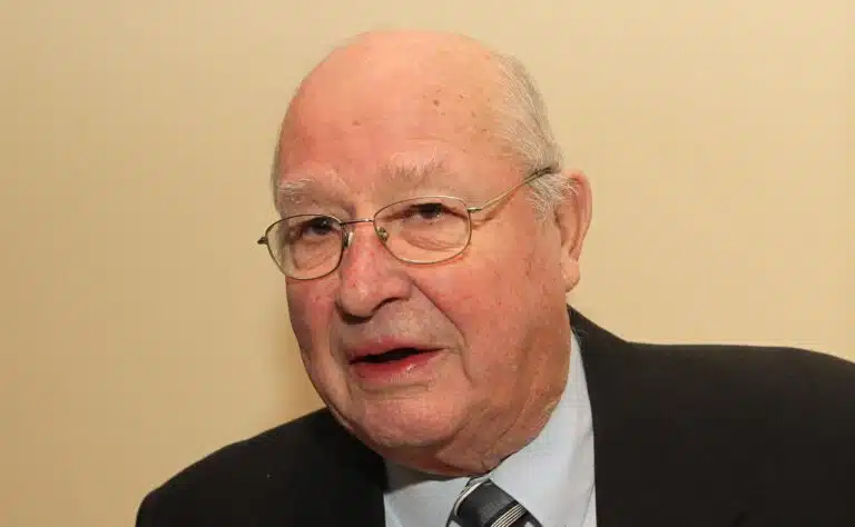 Rikkomattoman ennätyksen tehnyt NHL-legenda on poissa