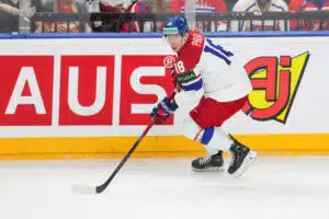 Ylihintainen floppihyökkääjä kaupattiin NHL:ssä – tässä uusi seura