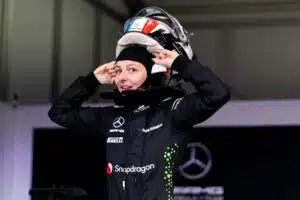 Mercedeksen F1-talli pestasi naiskuskin Mercedeksen F1-talli pestasi naiskuskin