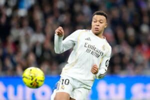 Kylian Mbappe näytti mallia osumisesta