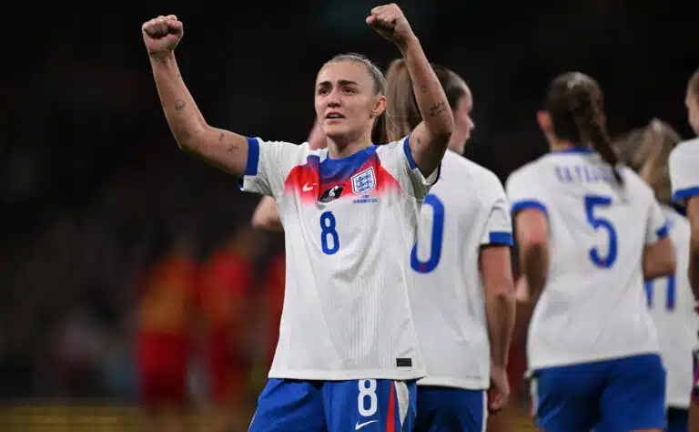 Englannin maajoukkuetähti jättää suurseuran – Arsenal perässä