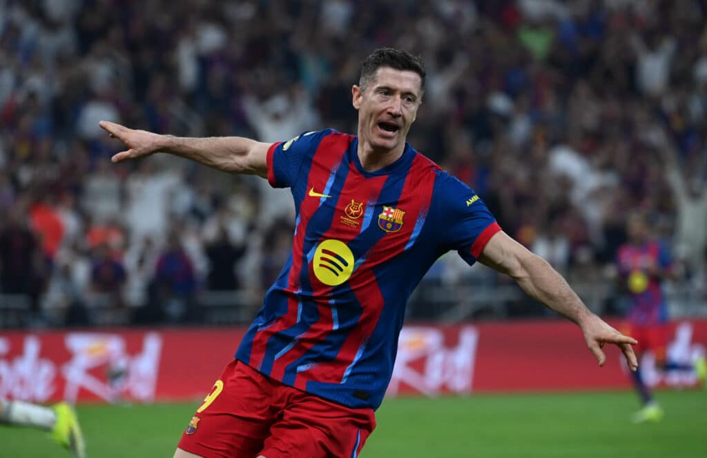 Robert Lewandowski yhdistetty yllättävään suuntaan Robert Lewandowski yhdistetty yllättävään suuntaan