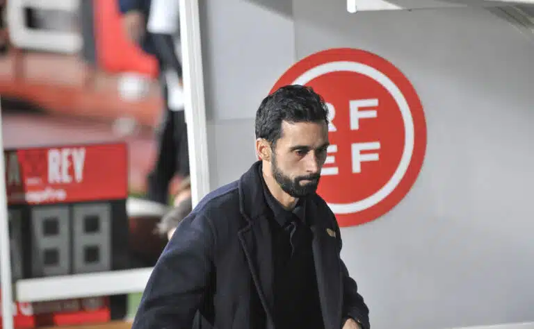 Uuden Real Madrid -luotsin debyytti päättyi katastrofiin – teki samalla noloa historiaa