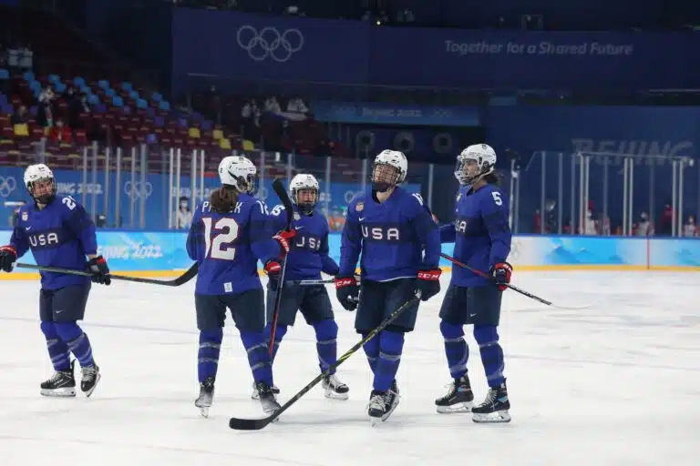 Tässä on USA:n naisten jääkiekkojoukkue olympialaisiin