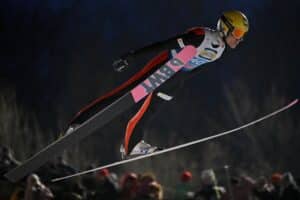 Antti Aalto leiskautti pitkälle lentomäestä Antti Aalto leiskautti pitkälle lentomäestä