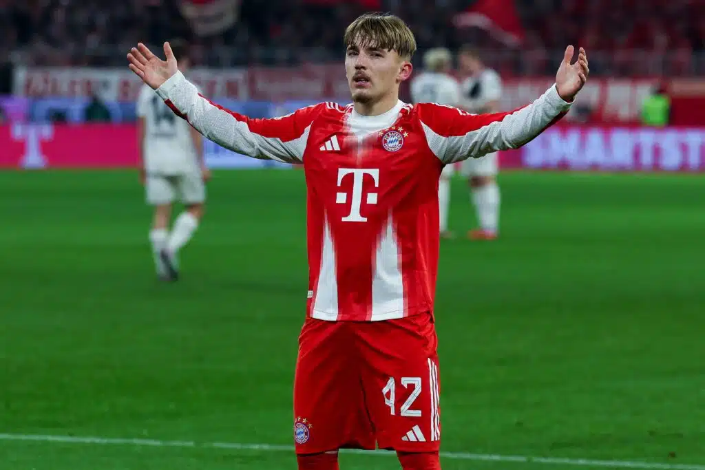 Bayern Münchenin teinisensaatiolta avoin tunnustus tulevaisuudesta - unelmat vievät toiseen suurseuraan Bayern Münchenin teinisensaatiolta avoin tunnustus tulevaisuudesta – unelmat vievät toiseen suurseuraan