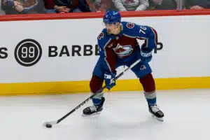 Poikkeuksellinen kiinnitys – NHL:n mestarisuosikki yllätti