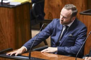 Ministeri Mika Poutalalta kova päätös – ”Suomi seisoo Ukrainan rinnalla”