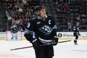 90 pisteen NHL-tähti olemattomassa roolissa – tässä USA:n ketjut harjoituksissa