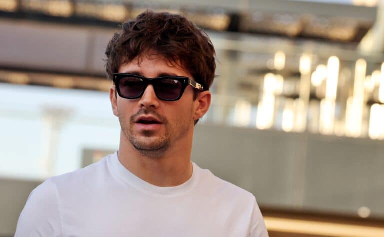 F1-tähti Charles Leclerc käänsi takkinsa täysin F1-tähti Charles Leclerc käänsi takkinsa täysin