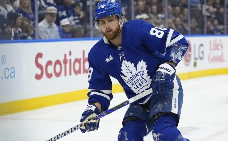 Toronto Maple Leafsin pahin kriisi helpottamassa – tähtipelaaja ylsi hurjaan saavutukseen