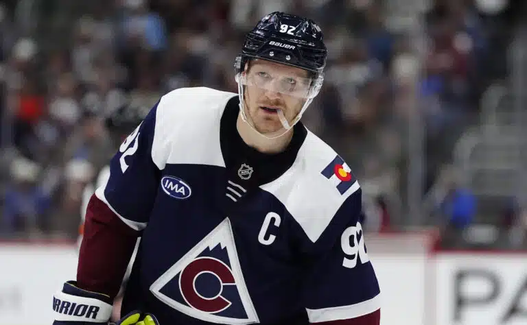 Ruotsalaistähden olympiaunelmalla vielä toivoa – näin kommentoi NHL-seuran valmentaja