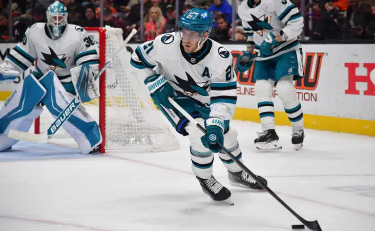 Tre Kronorin olympiapelaaja teki jatkosopimuksen NHL:ssä