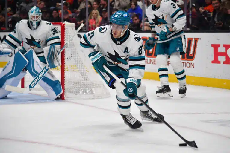 Tre Kronorin olympiapelaaja teki jatkosopimuksen NHL:ssä