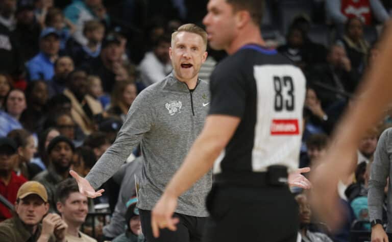 Tuomas Iisalolla murheita Lakers-haastossa Tuomas Iisalolla murheita Lakers-haastossa