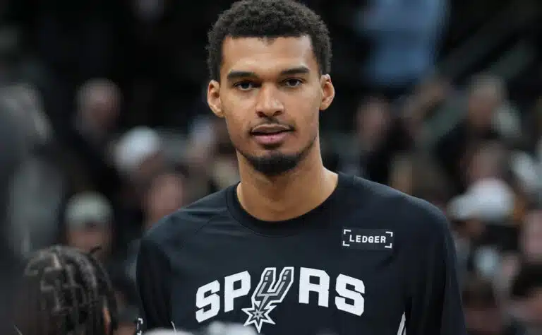 NBA-tähti selvisi säikähdyksellä – Sivussa silti seuraavan ottelun NBA-tähti selvisi säikähdyksellä – Sivussa silti seuraavan ottelun