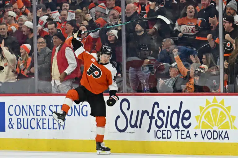 Trevor Zegras löi lukkoon jättisopimuksen Flyersin kanssa – Anaheim-vuosien kikkailut historiaa
