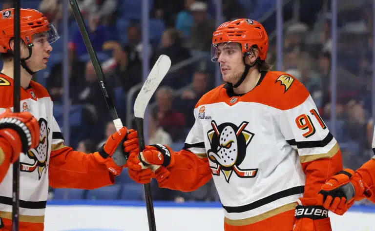 Tre Kronorin olympiajoukkueelle valtava takaisku – kaksi pelaajaa sivuun