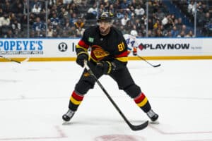 Kauppahuhuissa pyörivä NHL-tähti latasi huhuille mielettömän vastineen