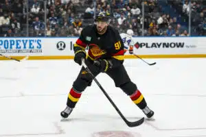 Kauppahuhuissa pyörivä NHL-tähti latasi huhuille mielettömän vastineen