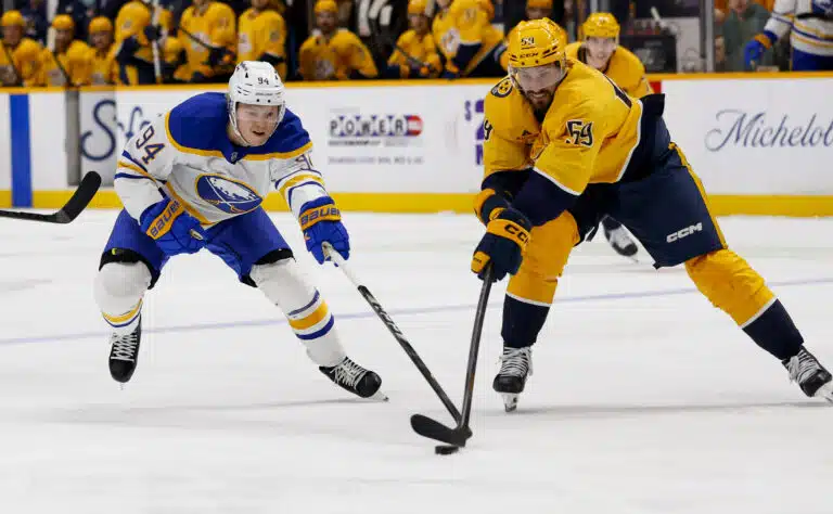 Sensaatiomaisesti NHL-uransa aloittanut suomalaislupaus onnistui maalinteossa