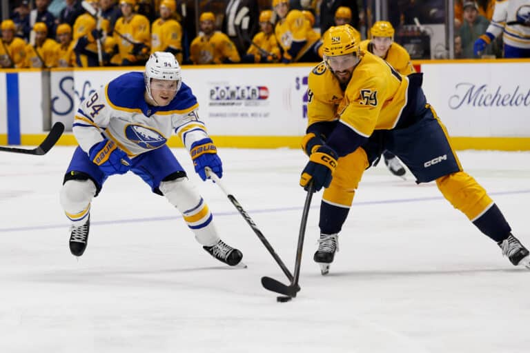Sensaatiomaisesti NHL-uransa aloittanut suomalaislupaus onnistui maalinteossa