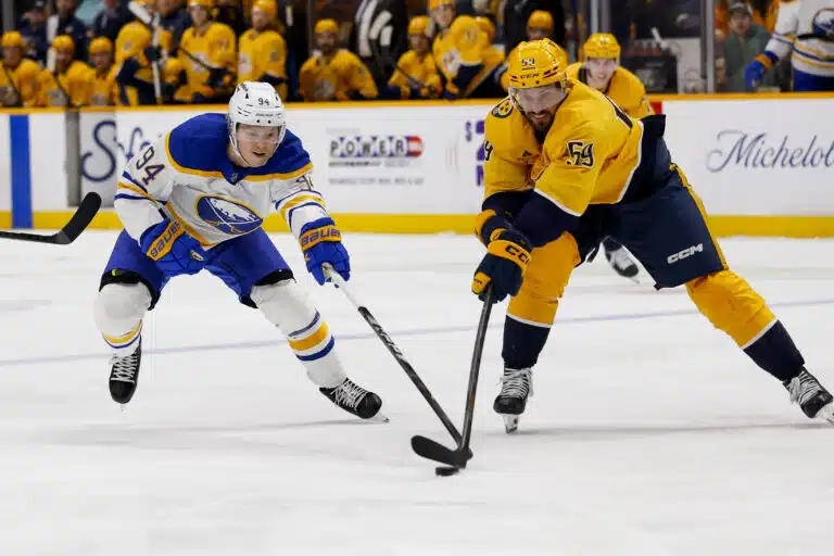 Sensaatiomaisesti NHL-uransa aloittanut suomalaislupaus onnistui maalinteossa