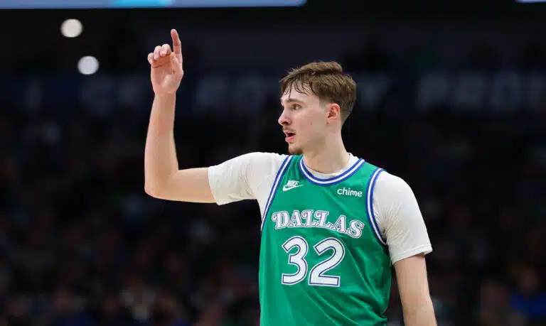 NBA:n suuri lupaus liekeissä