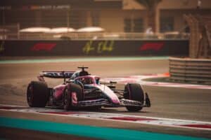 F1-talli vahvistaa organisaatiotaan merkittävällä kaappauksella